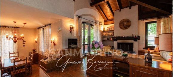 3 bedrooms Villa in Barasso, Italy No. 354848 4
