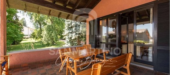 3 bedrooms Villa in Barasso, Italy No. 354848 9
