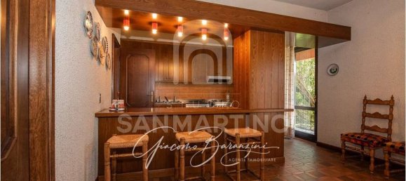 3 bedrooms Villa in Barasso, Italy No. 354848 20