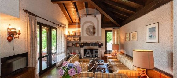 3 bedrooms Villa in Barasso, Italy No. 354848 2