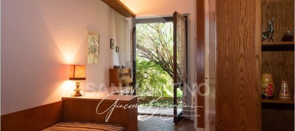 3 bedrooms Villa in Barasso, Italy No. 354848 24