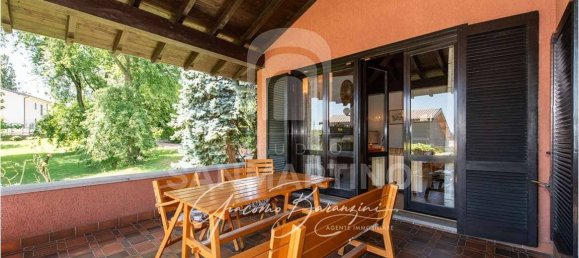 3 bedrooms Villa in Barasso, Italy No. 354848 13