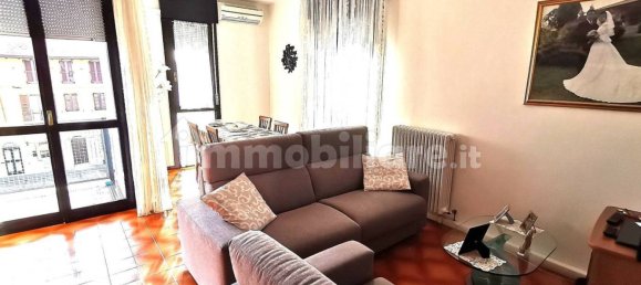 2 bedrooms Apartment in Veniano, Italy No. 323449 7