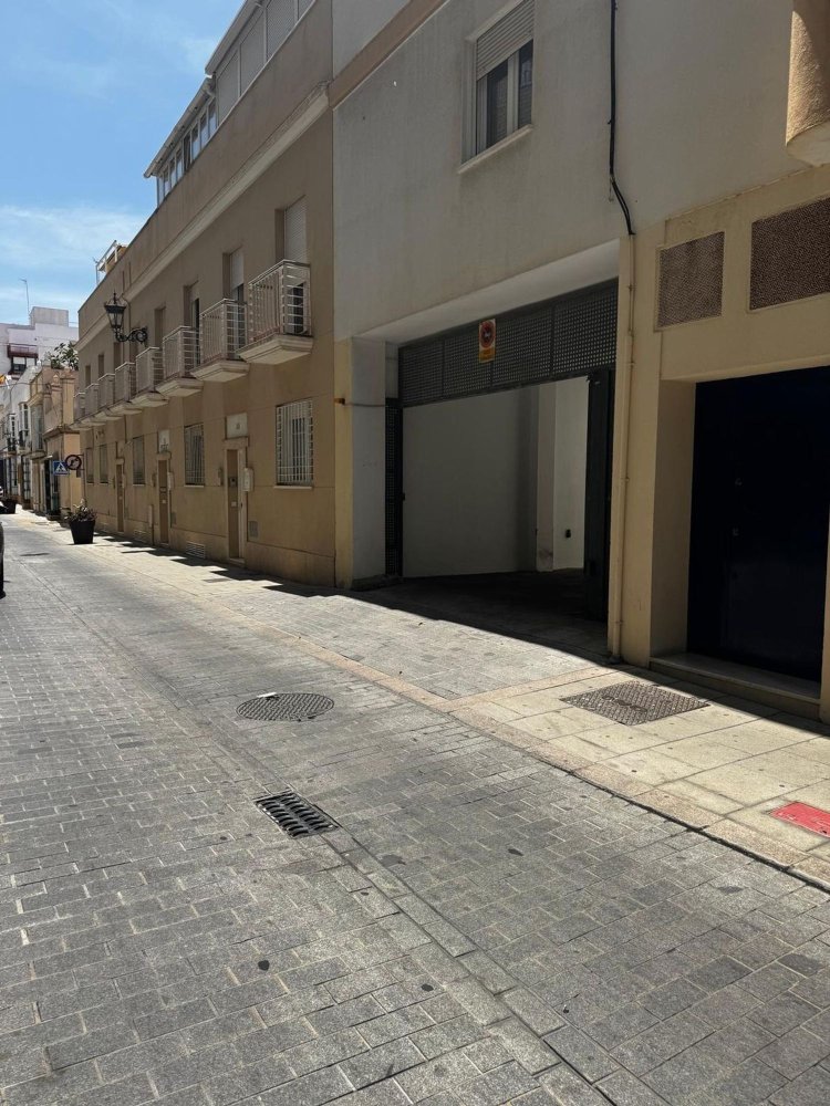 Garage à Cadiz, Spain 26m² No. 165360