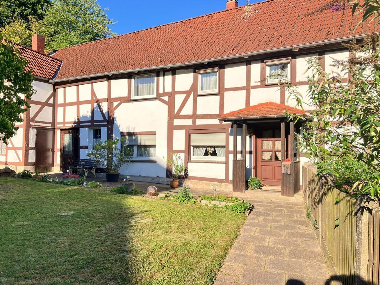 Дом с 5 комнатами в Хамельн-Пирмонт, Германия № 283883