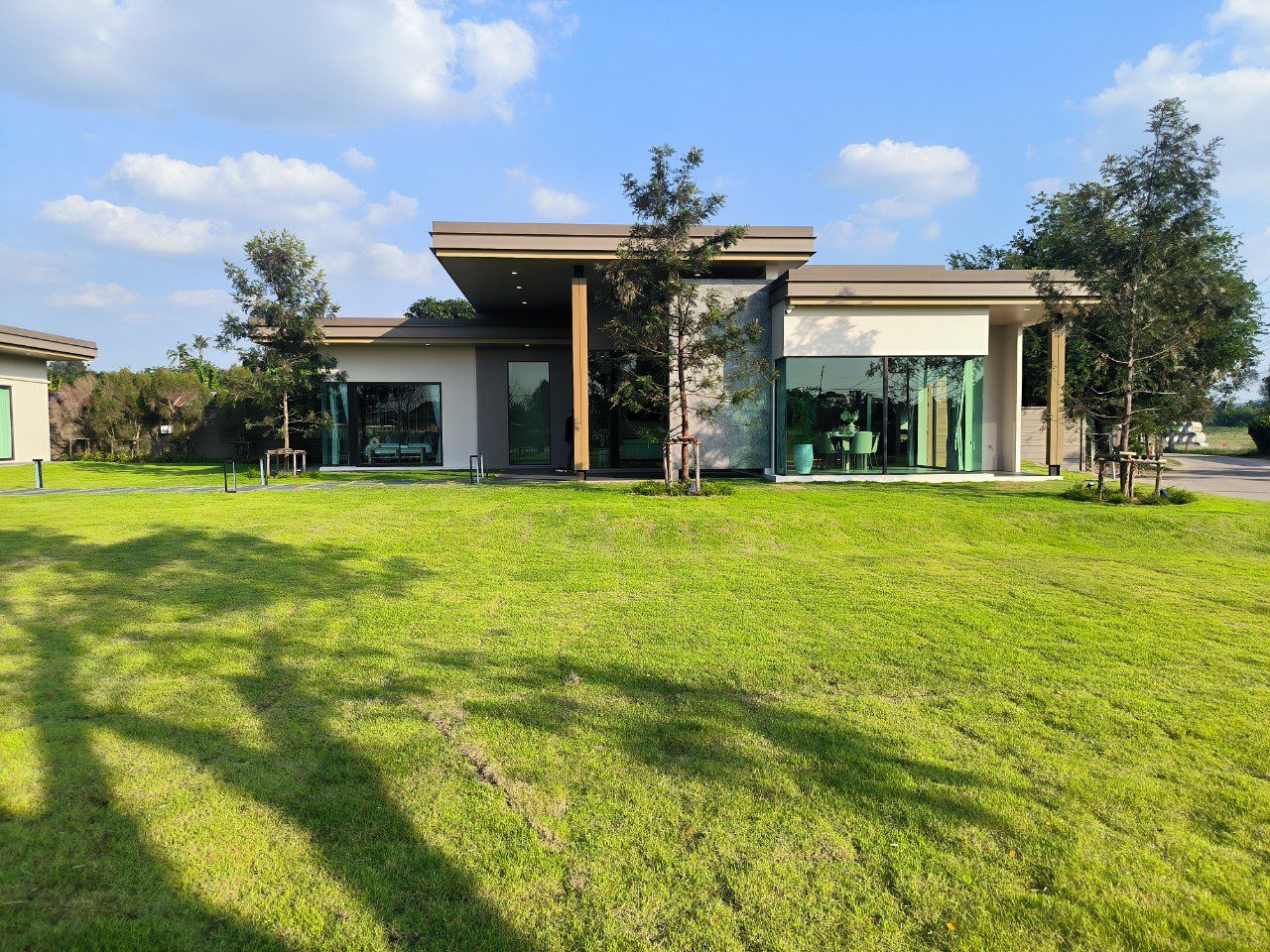 3 bedrooms Cafe / restaurant in Bang Lamung, Thailand No. 25219