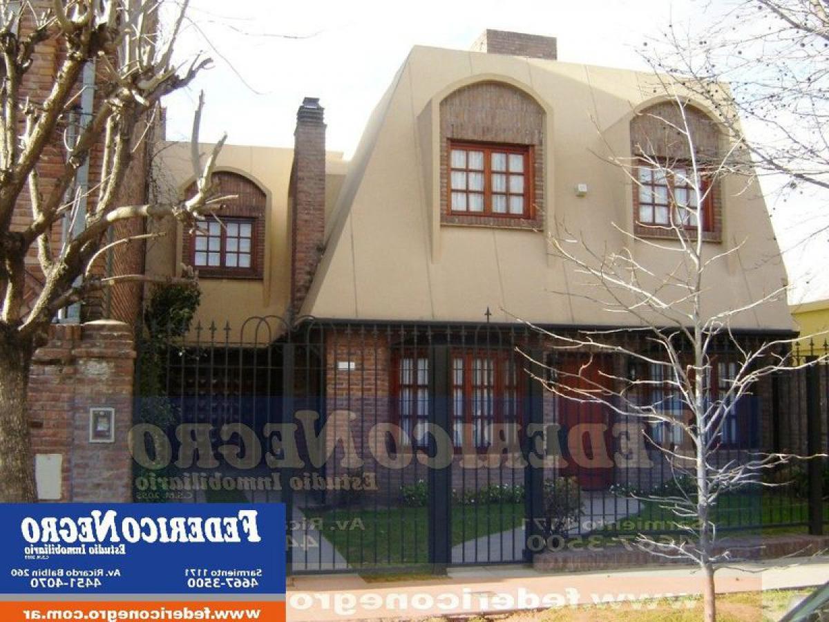 Casa T3 em San Miguel, Argentina N.º 11031