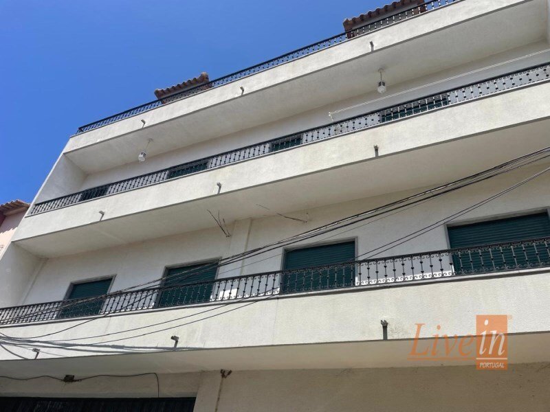 750m² Building in Loures, Portugal No. 348936