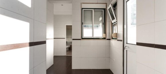 2 bedrooms Apartment in Lisbon, Portugal No. 115705 15