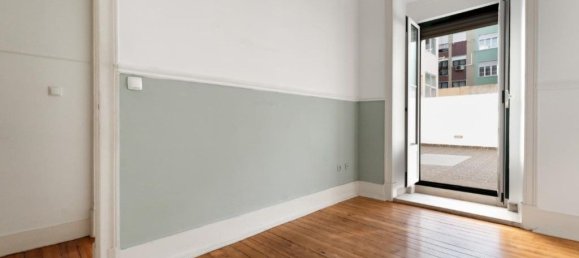 2 bedrooms Apartment in Lisbon, Portugal No. 115705 4