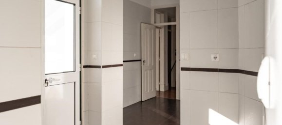 2 bedrooms Apartment in Lisbon, Portugal No. 115705 16