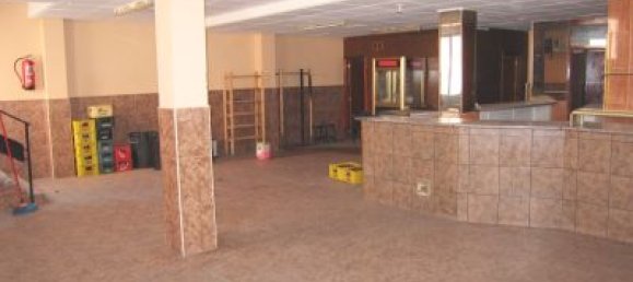 150m² Commercial property in Zaragoza, Spain No. 65204 8