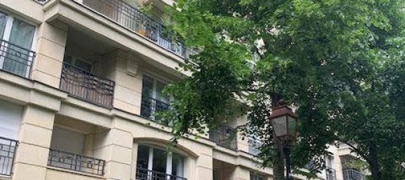 Parking in Issy-les-Moulineaux, France No. 133940 2