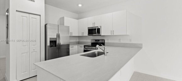 3 dormitorios dúplex en venta en Miami, Miami-Dade, Florida, USA № 615229 26