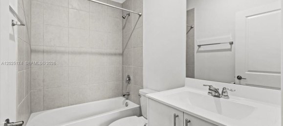 3 dormitorios dúplex en venta en Miami, Miami-Dade, Florida, USA № 615229 6