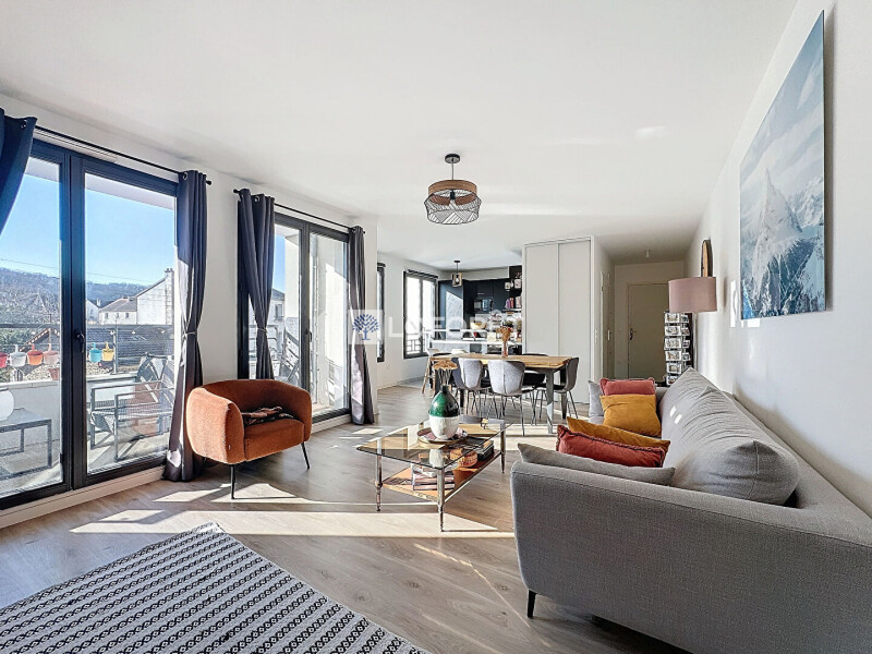 3 bedrooms Apartment in Saint-Cyr-l'Ecole, France No. 135862