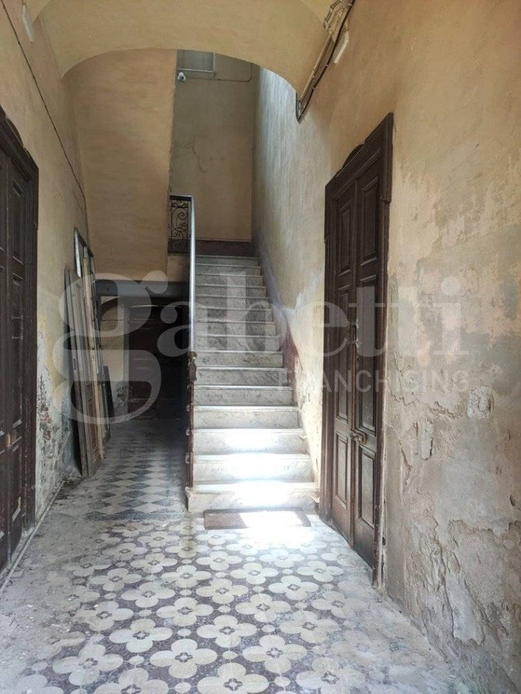 5-Zimmer Gebäude in Oristano, Italy, Nr. 270073