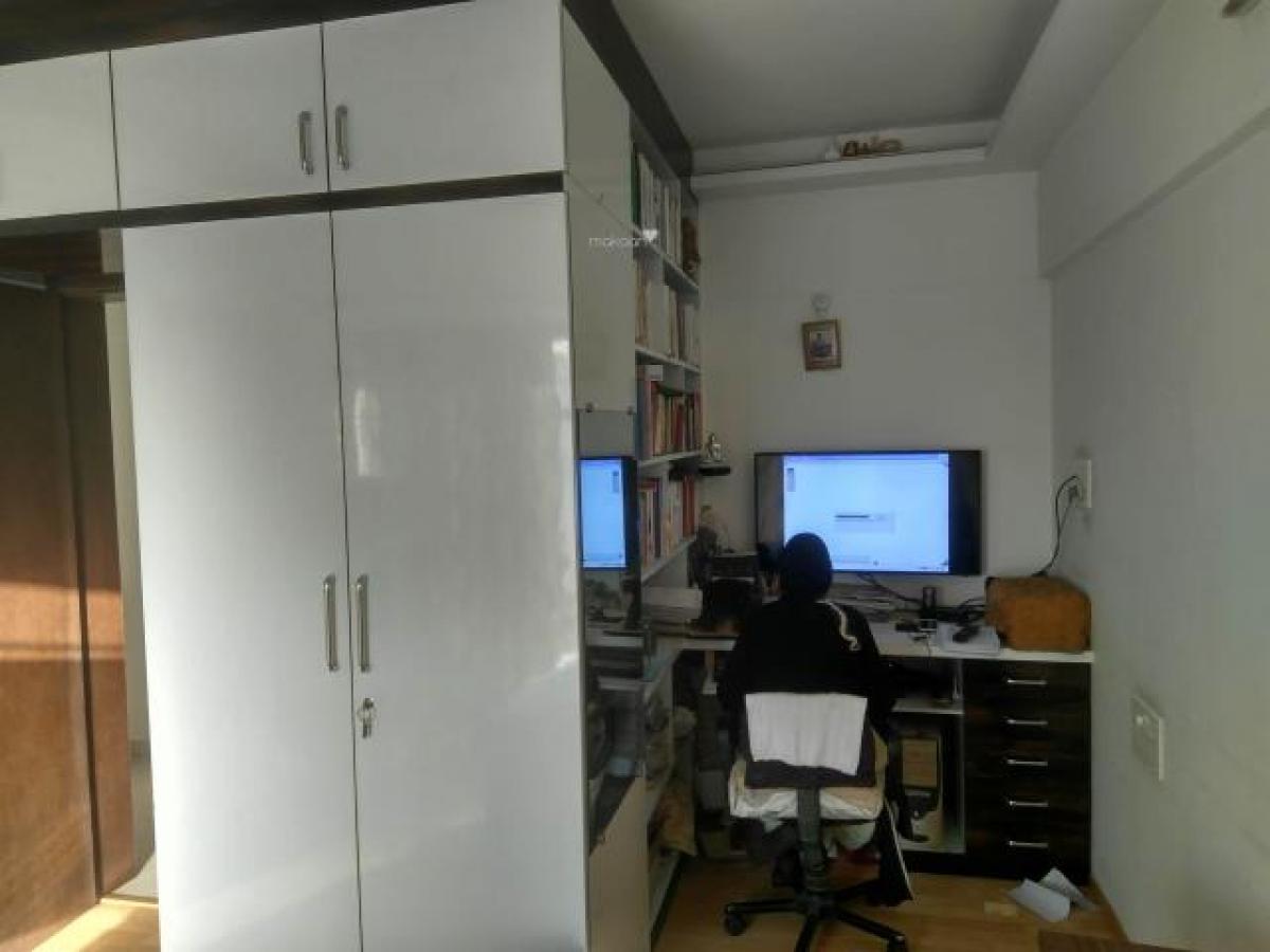 5 bedrooms House in Pune, India No. 24126