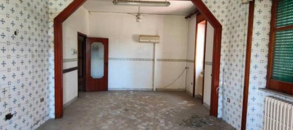 4-salle Appartement à Grumo Nevano, Italy No. 167878 3