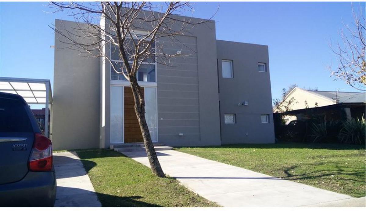 Дом с 3 спальнями в Эскобар, Аргентина № 525