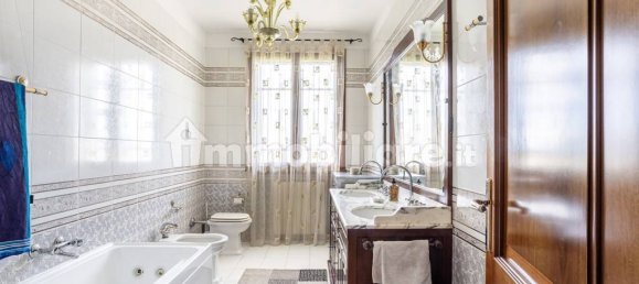 3 bedrooms Villa in Verona, Italy No. 380242 8