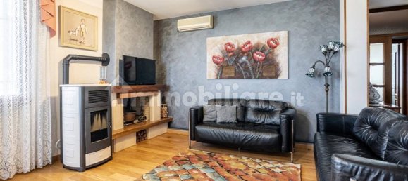 3 bedrooms Villa in Verona, Italy No. 380242 4