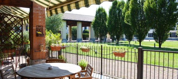 3 bedrooms Castles in Peschiera Borromeo, Italy No. 340657 3