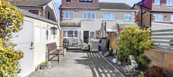 4 bedrooms House in Rainham, United Kingdom No. 4846 35