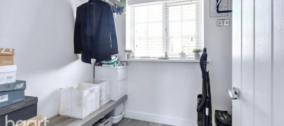 4 bedrooms House in Rainham, United Kingdom No. 4846 45