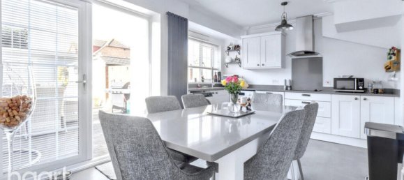 4 bedrooms House in Rainham, United Kingdom No. 4846 30