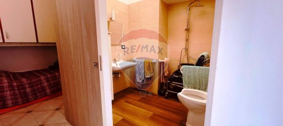 4 rooms Apartment in Naples, Italy No. 166981 12