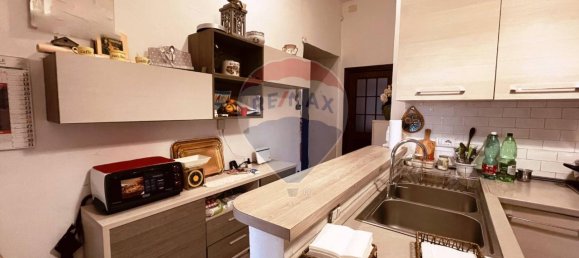 4 rooms Apartment in Naples, Italy No. 166981 4