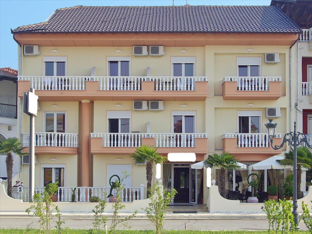 1000m² Townhouse in Pieria, Greece No. 8116