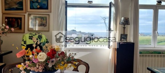 4 bedrooms Apartment in Rome, Italy No. 321619 3