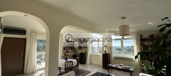4 bedrooms Apartment in Rome, Italy No. 321619 2