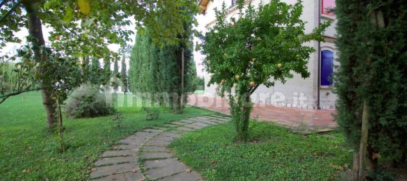 4 bedrooms Villa in Novellara, Italy No. 335954 8