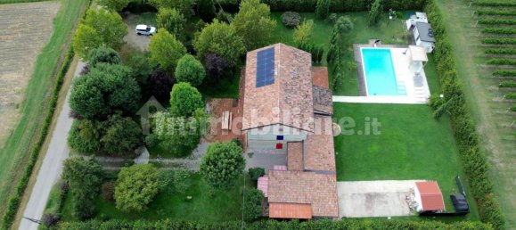 4 bedrooms Villa in Novellara, Italy No. 335954 3