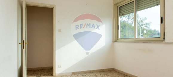 3 rooms Apartment in Valverde, Italy No. 232485 9