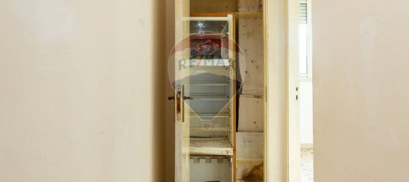 3 rooms Apartment in Valverde, Italy No. 232485 8