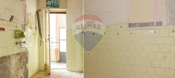 3 rooms Apartment in Valverde, Italy No. 232485 4