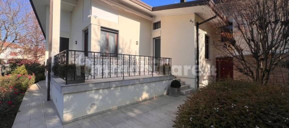 4 bedrooms Villa in Annone Veneto, Italy No. 66008 6