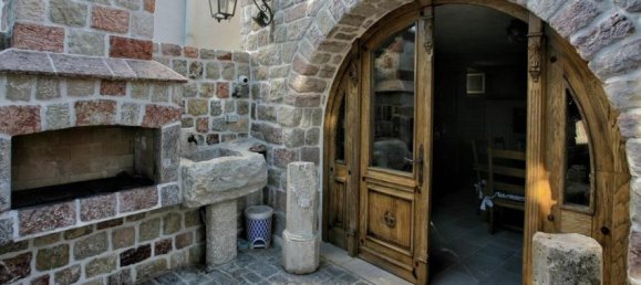 5 bedrooms Commercial property in Budva, Montenegro No. 144 17