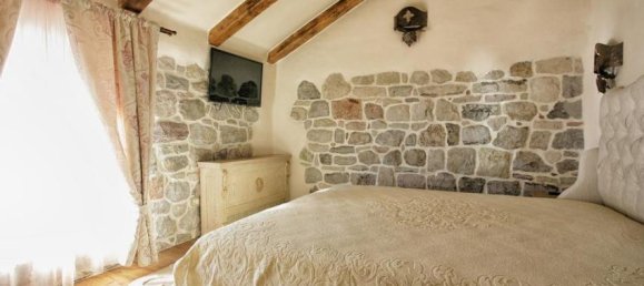 5 bedrooms Commercial property in Budva, Montenegro No. 144 11