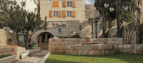 5 bedrooms Commercial property in Budva, Montenegro No. 144 3