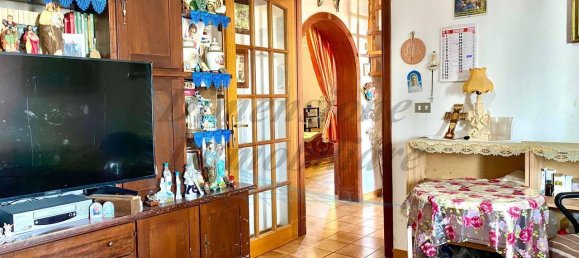 5 rooms Apartment in Cecina, Italy No. 20491 12