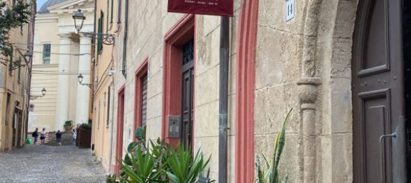 Gewerbliche Immobilie in Alghero, Italy 240m², Nr. 347641 6