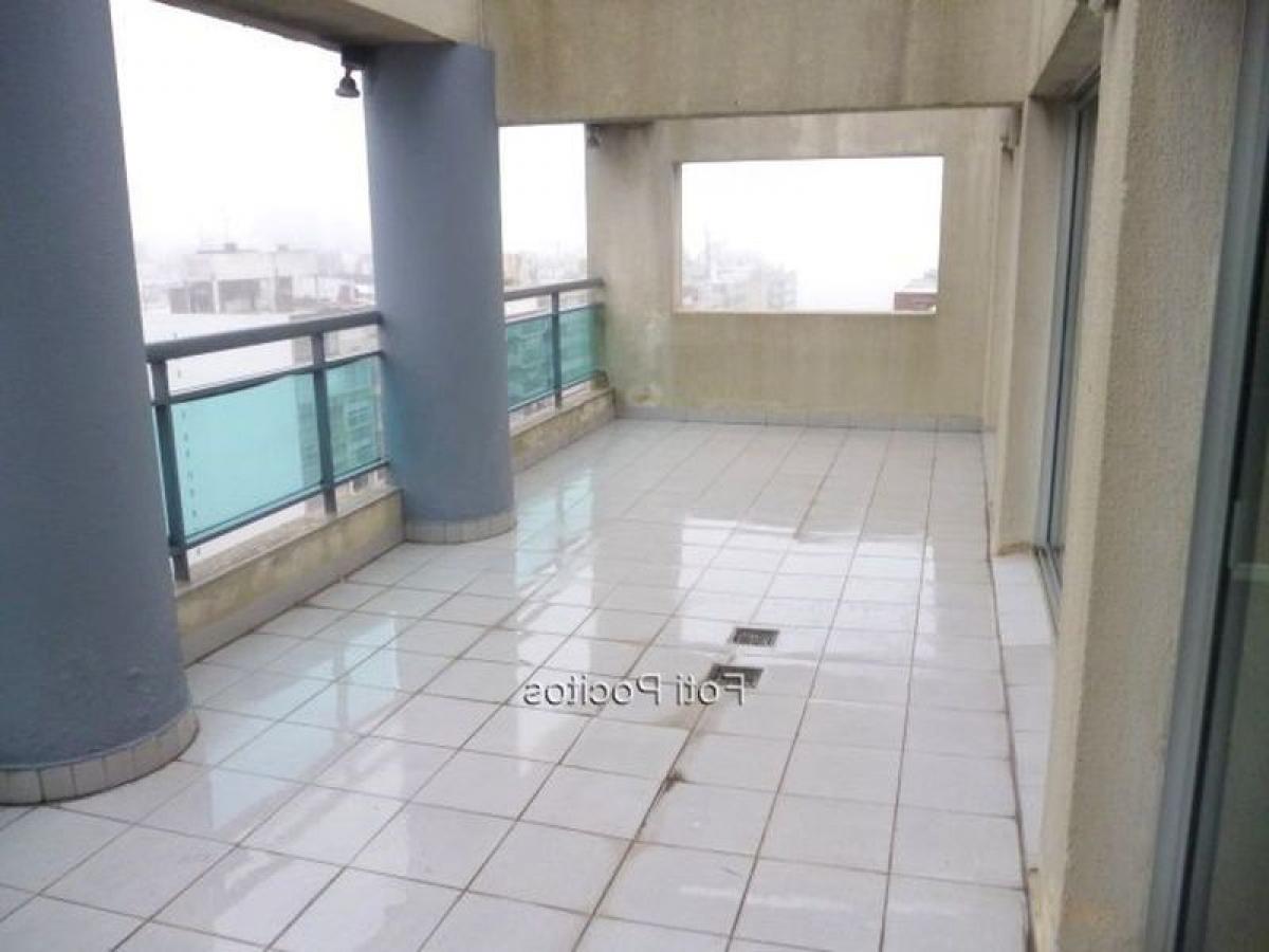 Apartamento de 3 dormitorios en Montevideo, Uruguay No. 7791