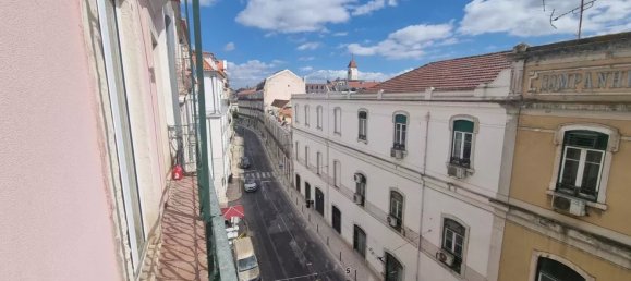 2 Schlafzimmer Wohnung in Lisbon, Portugal, Nr. 332897 2