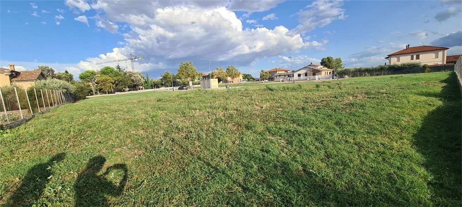 200m² Land in Appignano, Italy No. 148213