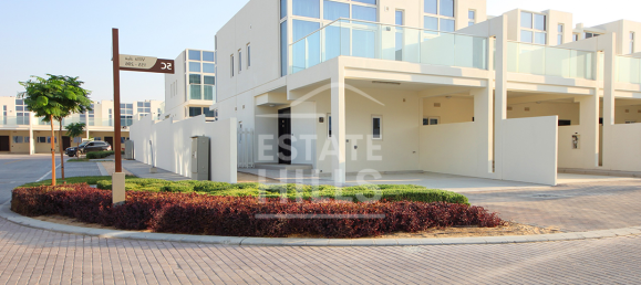 3 bedrooms Villa in Dubai, UAE No. 839 7